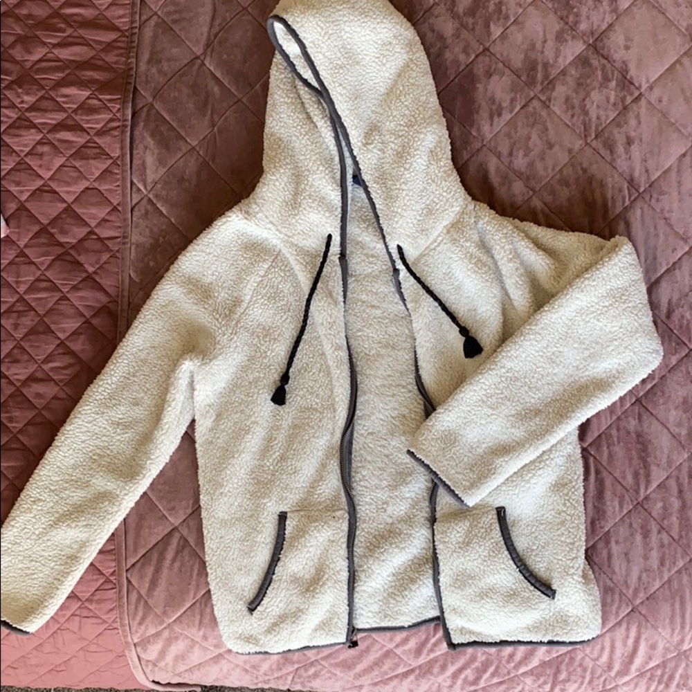 American Eagle Outfitters Sherpa Jacket